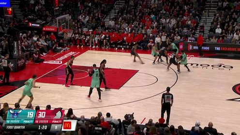 西蒙斯25分 鲍尔10中1 开拓者53分血洗黄蜂结束4连败