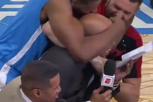 米切尔26+7 阿德巴约34+12 骑士险胜热火迎12连胜锁定季后赛