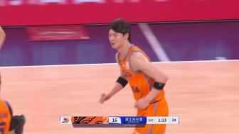 王哲林19+13 血布24+9 布朗35+5 上海送广厦赛季首次连败