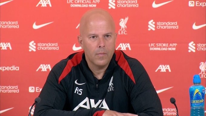 斯洛特：阿诺德展现了职业态度 已随队训练但尚未具备首发条件