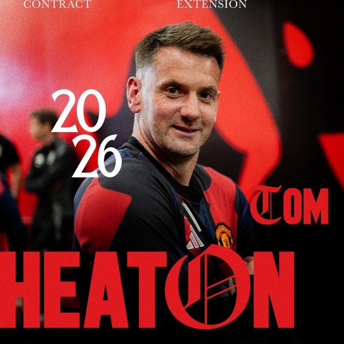 曼联官方：39岁门将汤姆-希顿续约1年