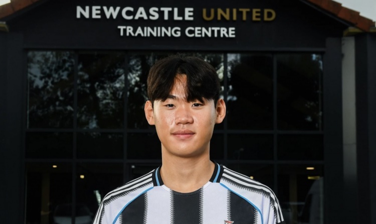 官方：18岁韩国边锋朴升秀从水原三星正式加盟纽卡斯尔