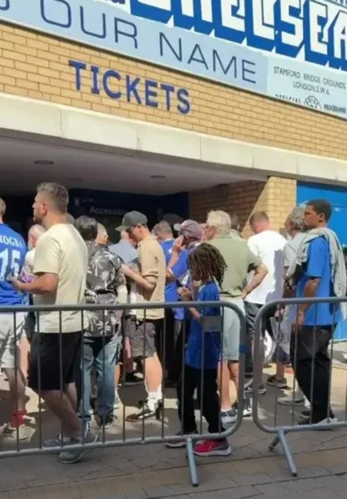 太阳报：切尔西手机APP票务系统瘫痪，数千球迷无法验票进场