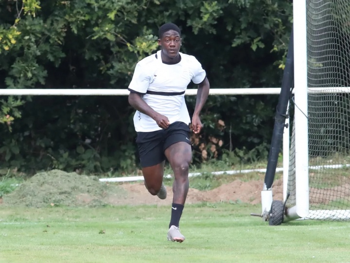 壮了一圈！太阳报：梅努国际比赛日独自训练，努力提升体能并增肌