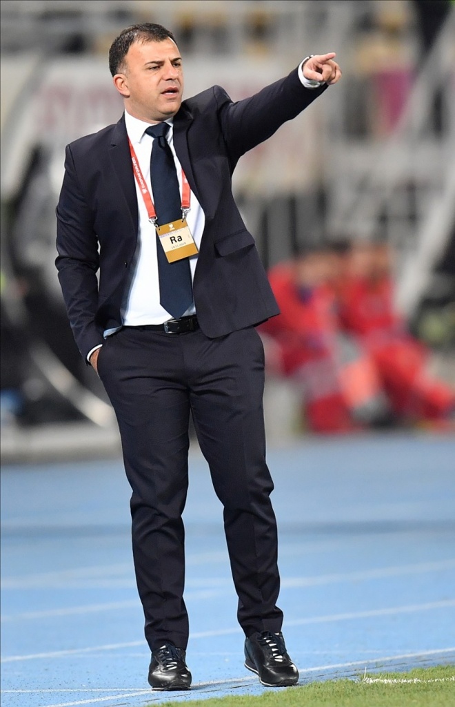 体坛：前北马其顿主帅无缘执教国足，原河北队主帅科尔曼报名竞聘