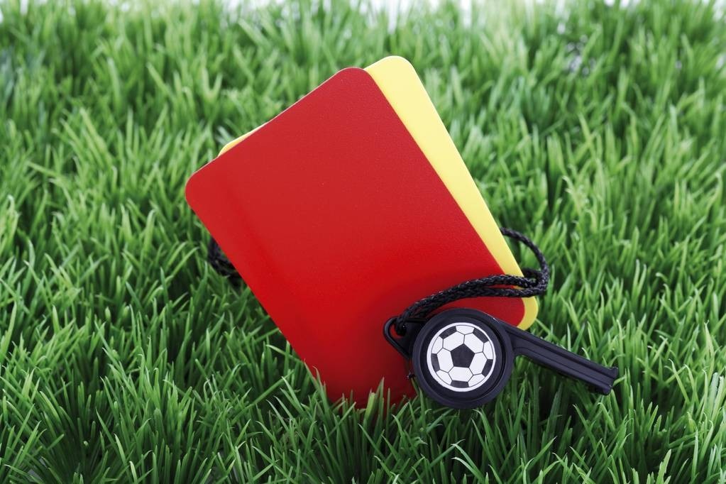 法甲新黄牌停赛规则出台：球员累积5张黄牌即触发自动停赛