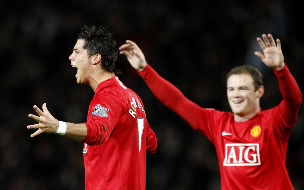 鲁尼：我是说过梅西比C罗强但我很喜欢C罗，我想过去几年他更突出