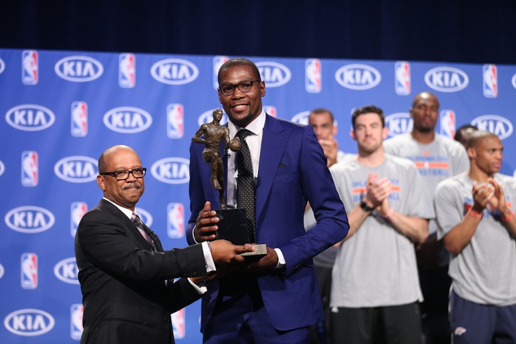 会有第3春吗？KD各阶段成就：拿遍奖项➡️圆梦夺冠➡️乏善可陈