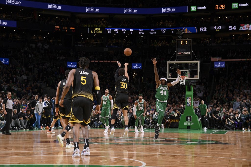 节末出手不算命中率？训练师：库里不会因为任何原因放弃投篮机会