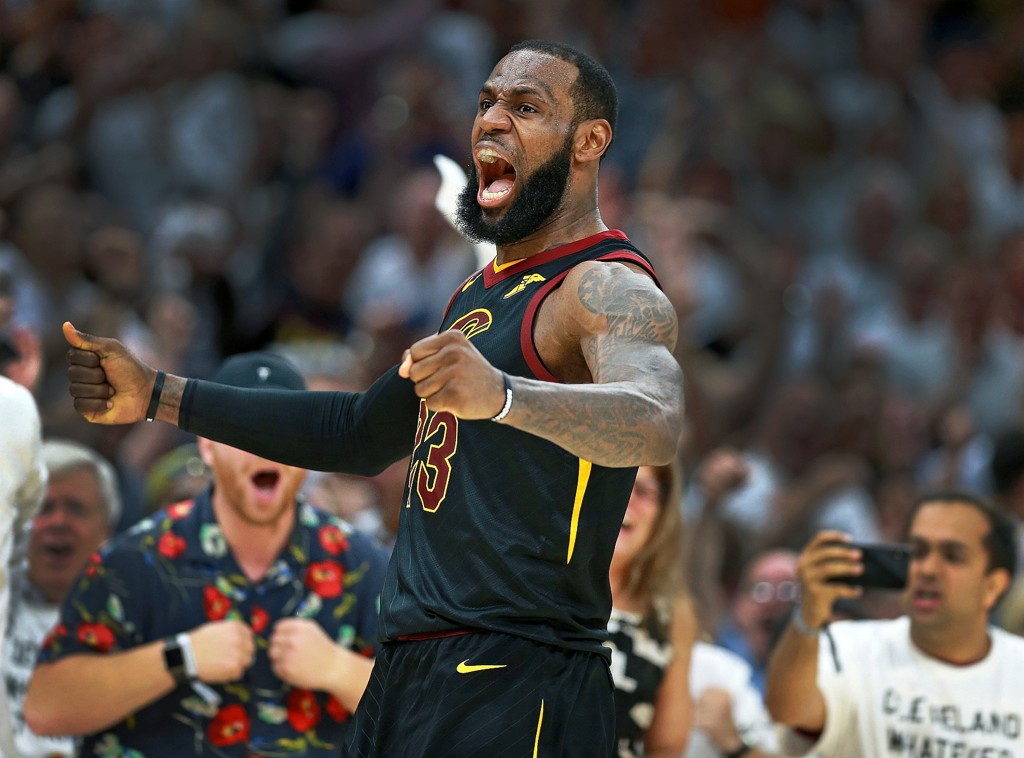 记者：我认为2018年的詹姆斯是篮球历史上最好的球员