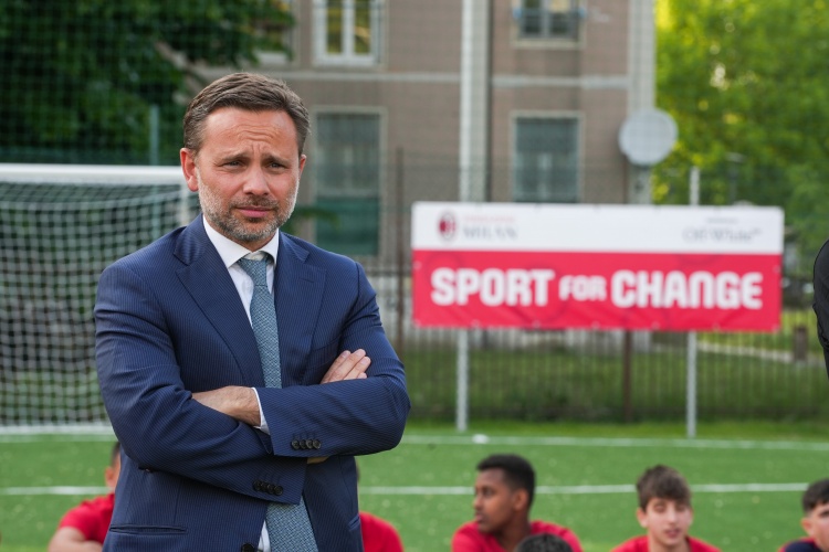 米兰CEO弗拉尼：伊布不属于球队编制 有英超队要迈尼昂但报价不行