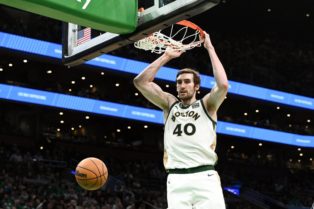 美记：马刺或为科内特开出1410万的中产合同 绿军恐无力匹配