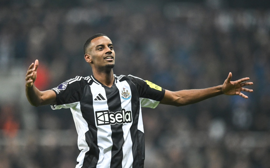 记者：纽卡可能会放伊萨克加盟红军，前提是签下替代者+报价合适