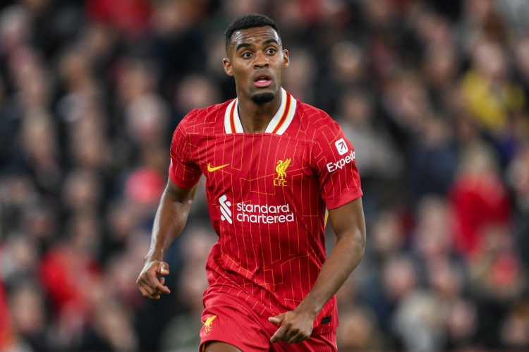 赫拉芬贝赫：改踢6号位并不容易，希望麦8赫一起赢得更多奖杯