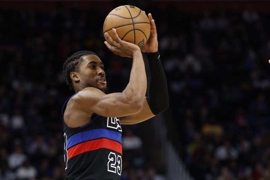 名记：艾维会打出状态 若持续进步他能成为改变比赛走向的球员