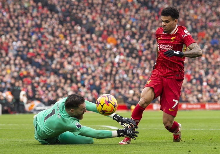 德天空记者：为了不重蹈马内覆辙，拜仁要帮助迪亚斯融入球队