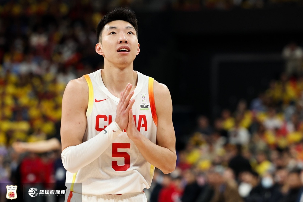 媒体人：廖三宁的持球攻给大家留下很深刻印象 热身赛要多上强度