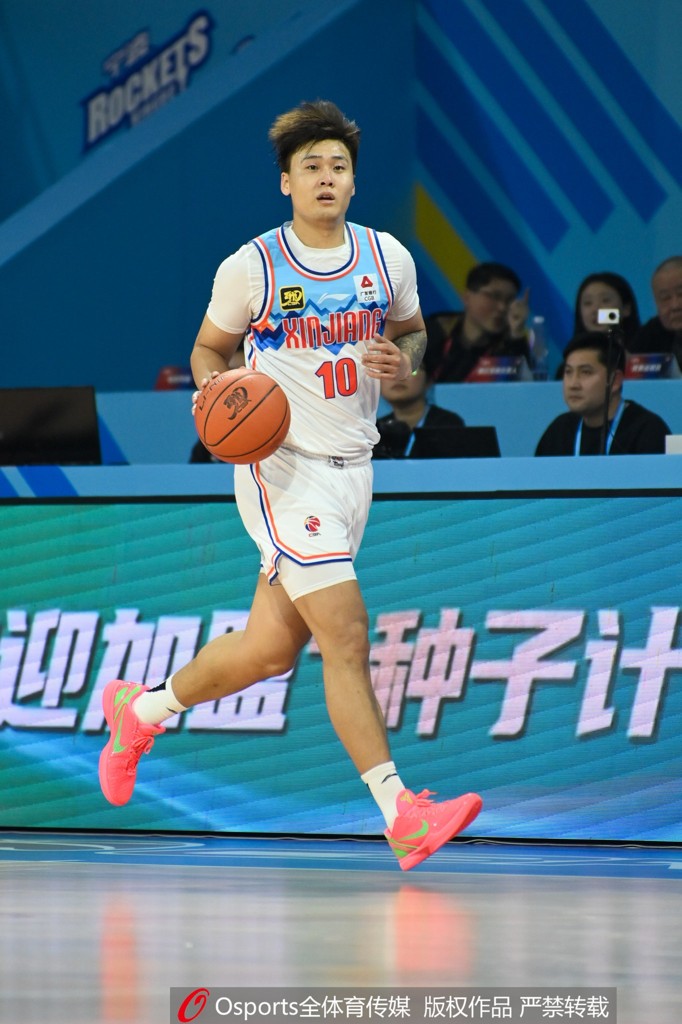 直播吧：北京想要得到赵睿难度不小 大概率需处理范子铭顶薪合同