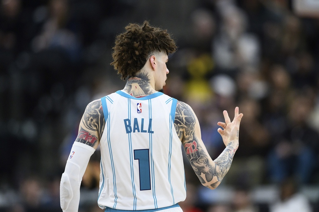 巴朗：三球新赛季必须得确立目标 他得打满82场&带队杀进季后赛