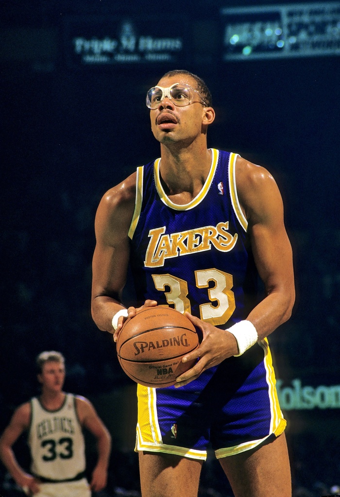 真挚的祝福！祝传奇球星“天勾”贾巴尔78岁生日快乐！