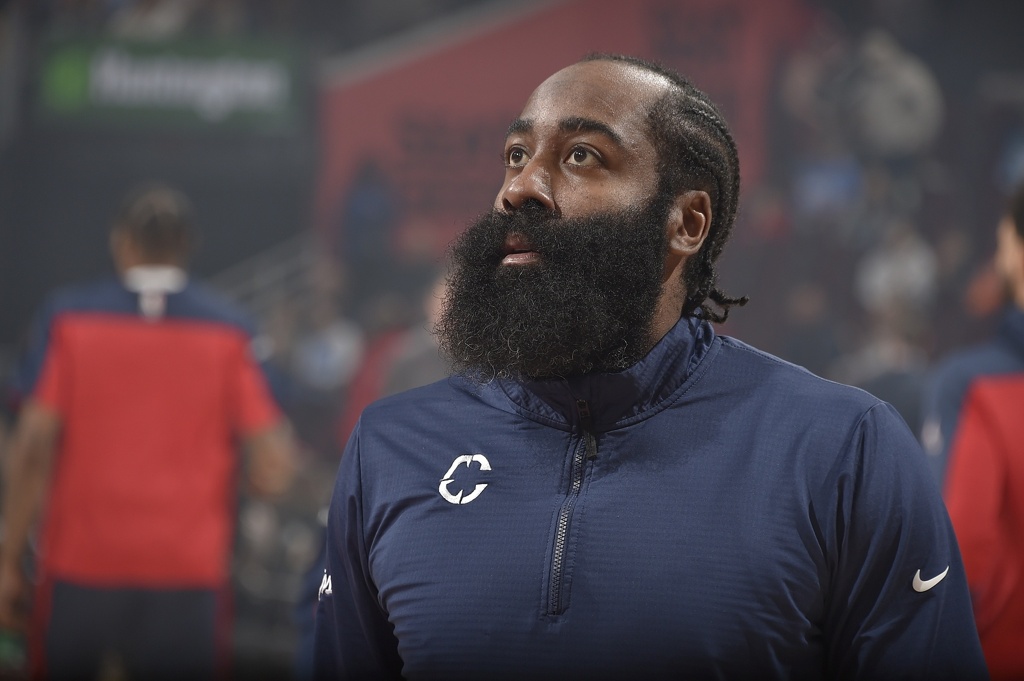 哈登谈慈善事业：我想确保孩子们感受到我小时候从未获得的爱