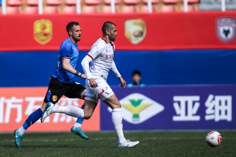 连媒谈鲲城：球队训练比赛改由赵发庆带领，急需激活外援前锋