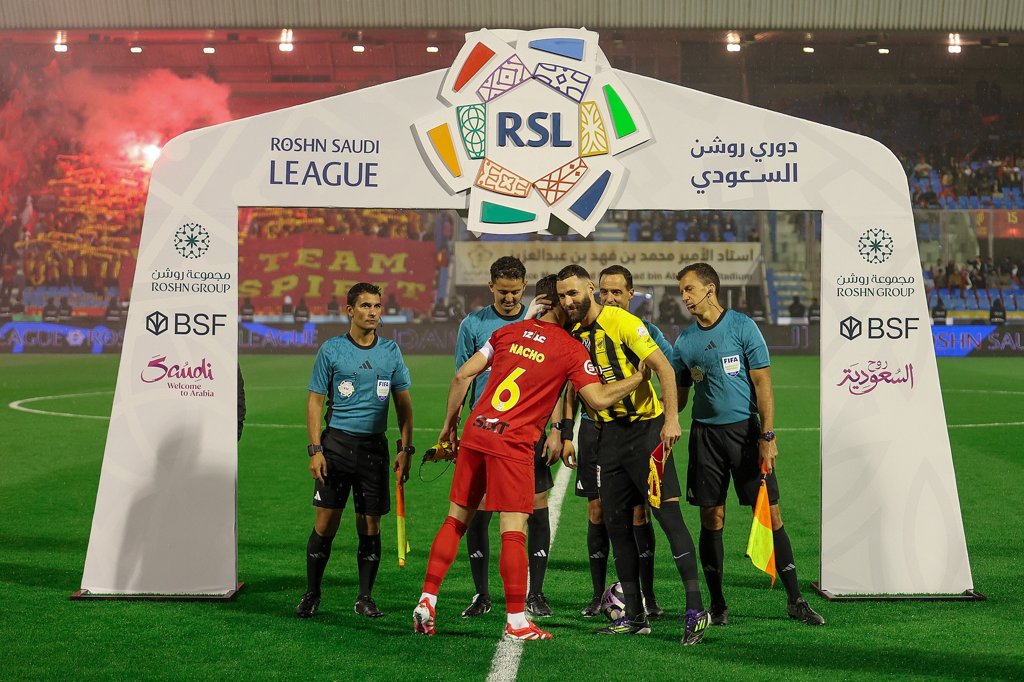 卡迪西亚高层：维尼修斯若加盟有利于整个联赛 C罗是沙特足球转折