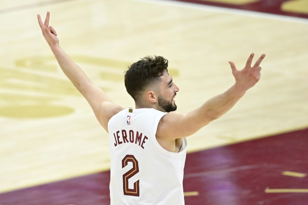 名记：联盟里预期1410万年薪才能签杰罗姆 骑士希望更低价格续约