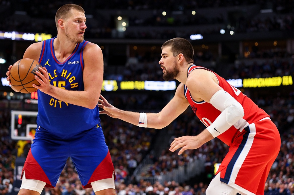 小卡谈祖巴茨对约基奇的防守：他很有竞争性 那是你希望看到的