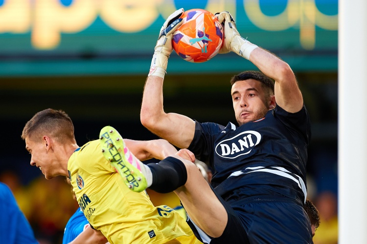 每体：巴萨想在下周二之前完成所有手续，以正式签下霍安-加西亚