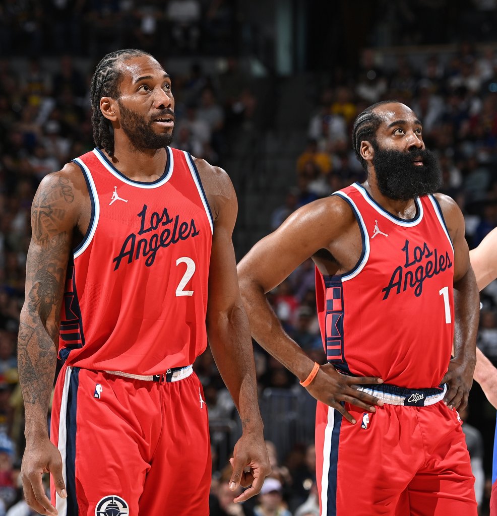 媒体人：老龄化问题仍困扰着快船 小卡的健康问题依旧是重中之重