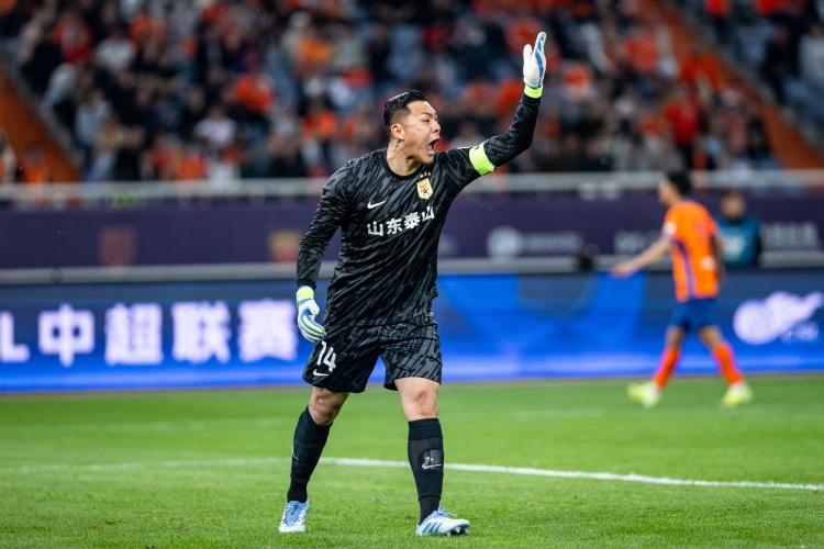 鲁媒：克雷桑、高准翼、王大雷停赛，泰山队面临阵容不整的困扰