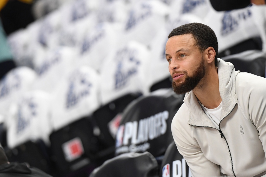 库里谈自己对比赛的影响：孩子们看过我的比赛 这是最大的褒奖