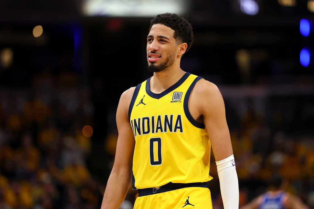 徐静雨谈哈利：审时度势拆解对手 指挥若定临危不乱 NBA年轻招牌!