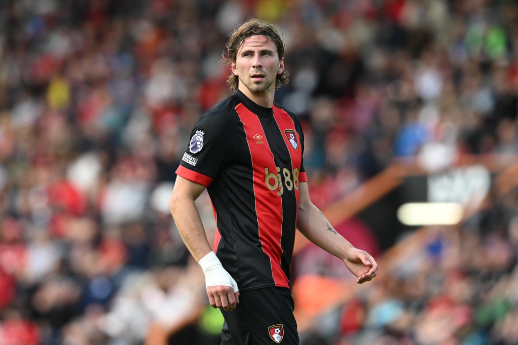 罗马诺：巴黎正加速推进樱桃后卫扎巴尼的转会，交易已接近完成