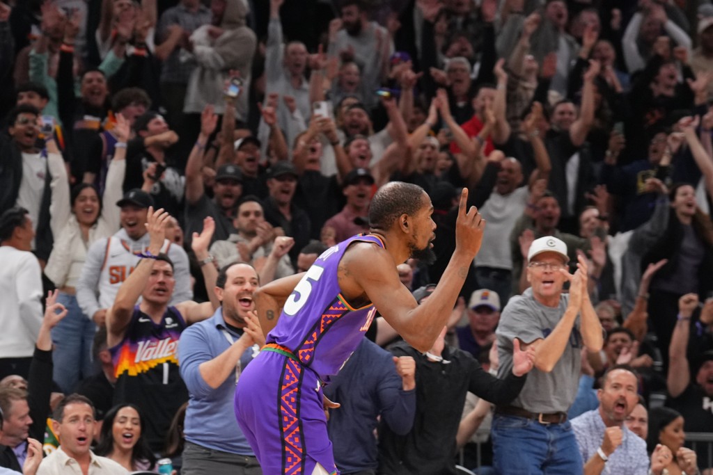 最高2年1.24亿~众名记：杜兰特渴望提前续约&签2年总价过亿合同