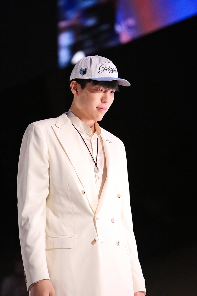 苏群：估计杨瀚森会有1/3的时间在发展联盟度过 每一天都不能放松