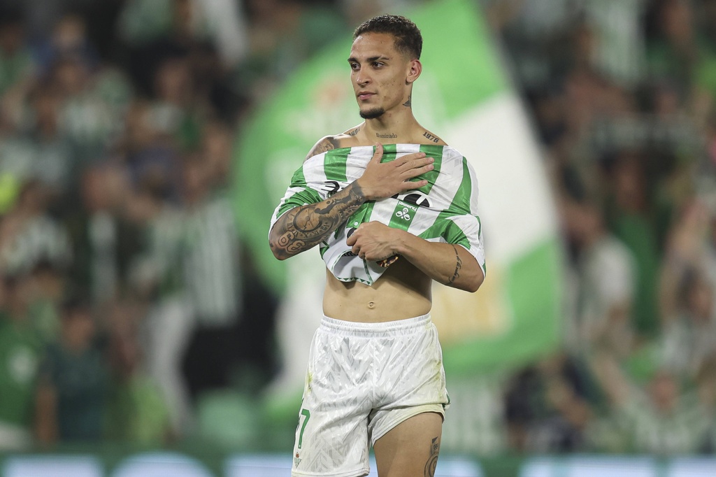 西媒：贝蒂斯与曼联达基本协议，2000万欧买安东尼50%所有权